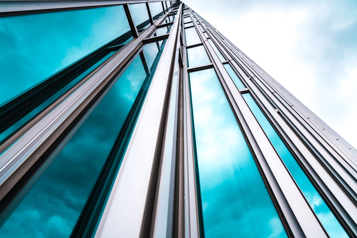 Advantages of Aluminum Curtain Wall Systems in Large Scale Projects